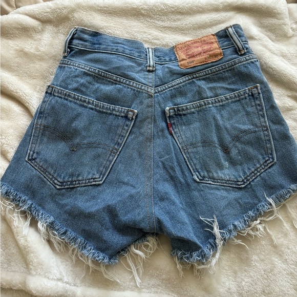 Levi’s High Rise Distressed Denim Shorts - Picture 3 of 3